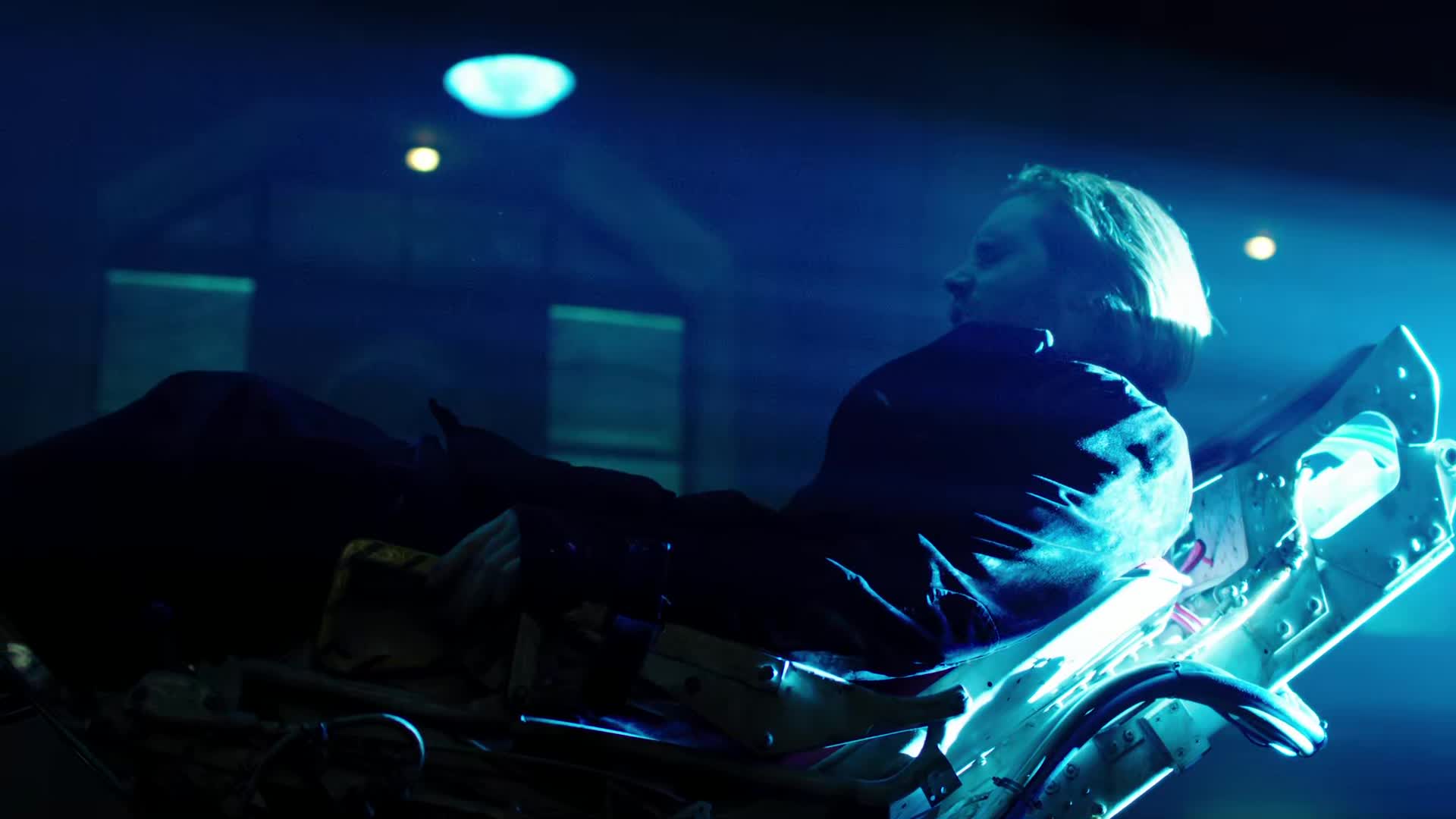 12 opic S01E04 13 2015 CZ dab 1080p Boj o pevnost mkv