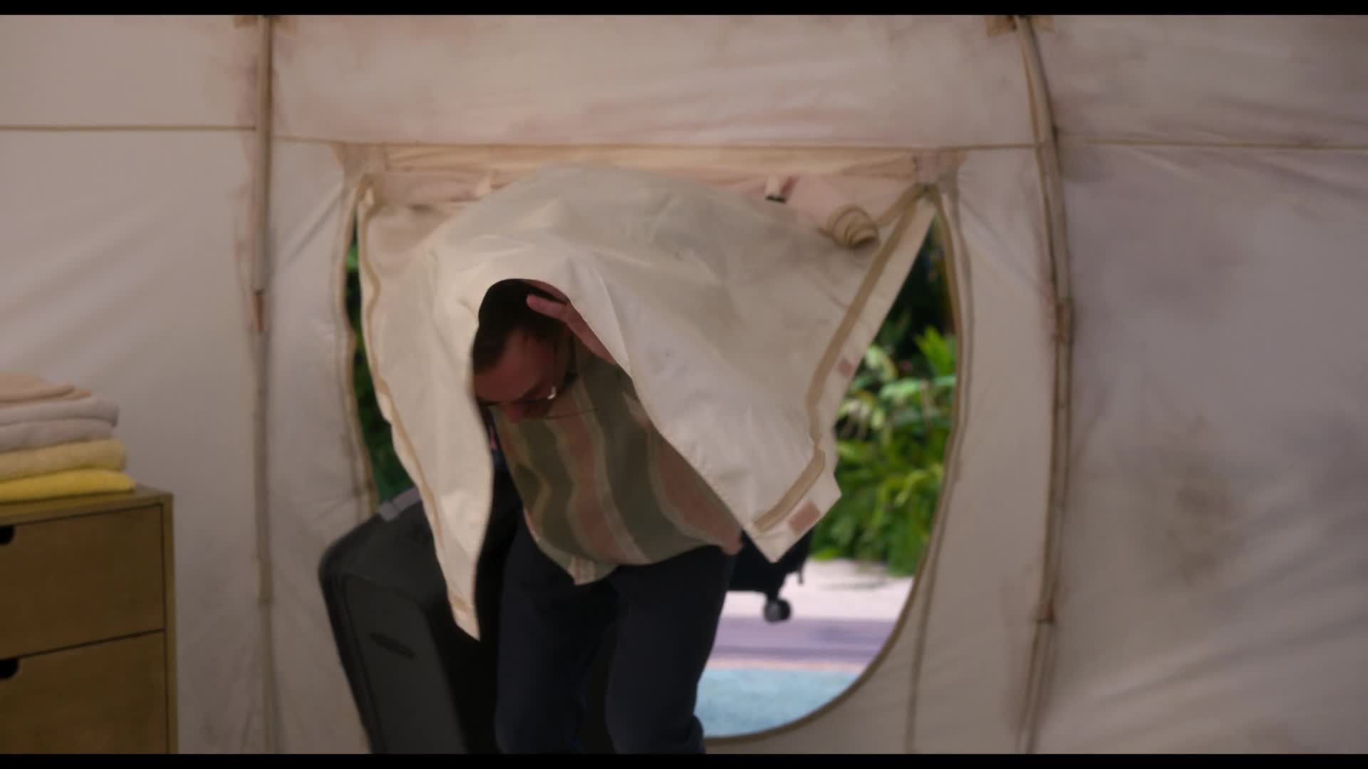 Čtyři roční období S01E03 08 2025 CZ dab 1080p Eco resort mkv