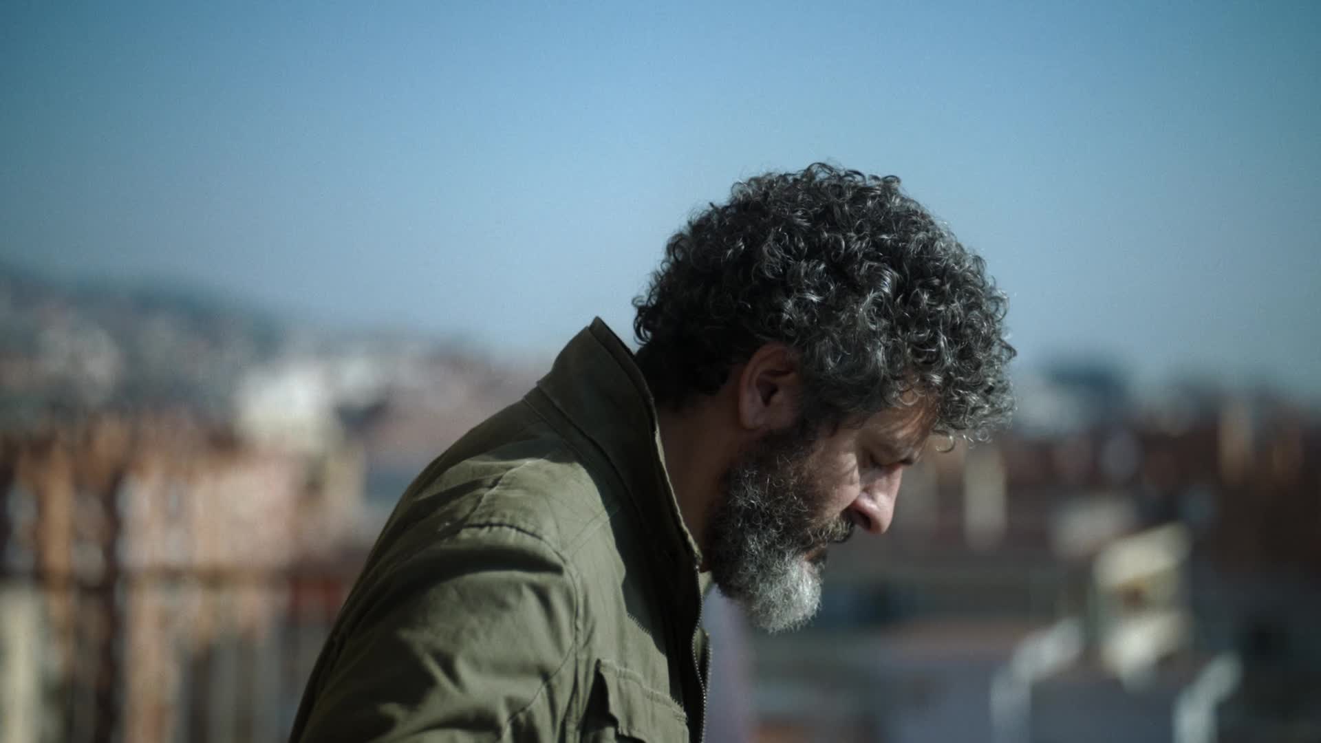 Město stínů S01E05 {2025} drama, thriller AAC 5 1 1080p CZ dabing mkv