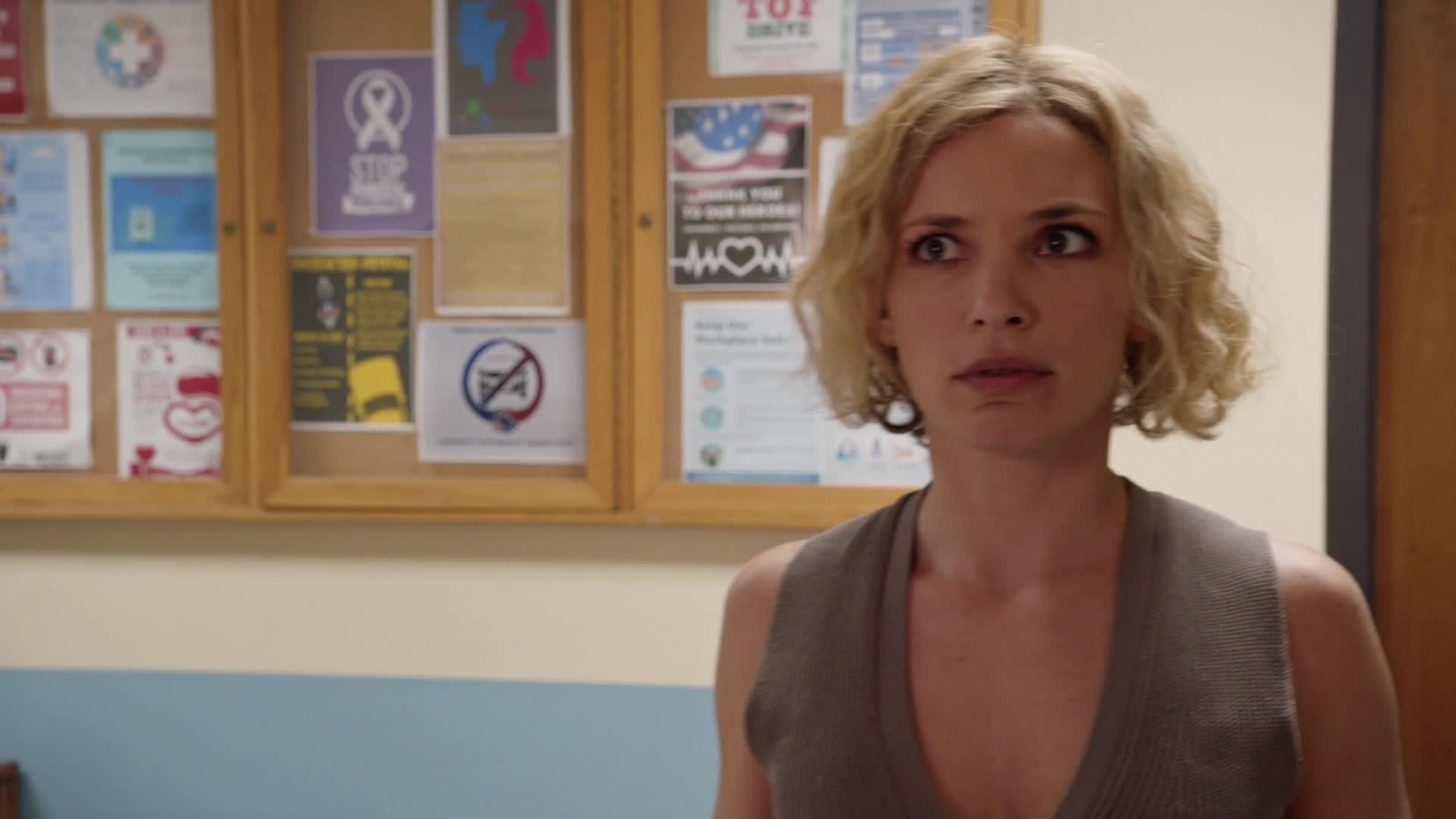 Magnum P I S03E04 16 2020 CZ dab 1080p Nejdříve úder, pak úder mkv