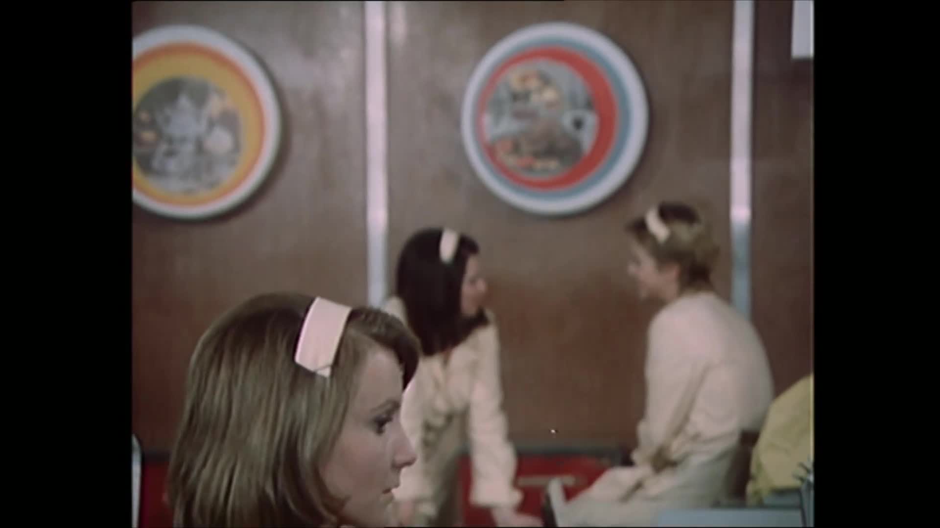 Žena za pultem E08 {1977} 1080p mkv