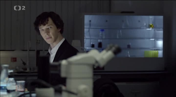 Sherlock S01E01 Studie v růžové avi
