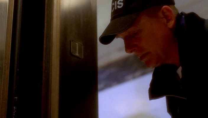 NCIS s01e19 Svědectví mrtvého muže avi