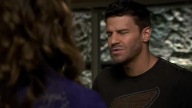 Sběratelé kostí s05e01 Poslové ve fontáně avi