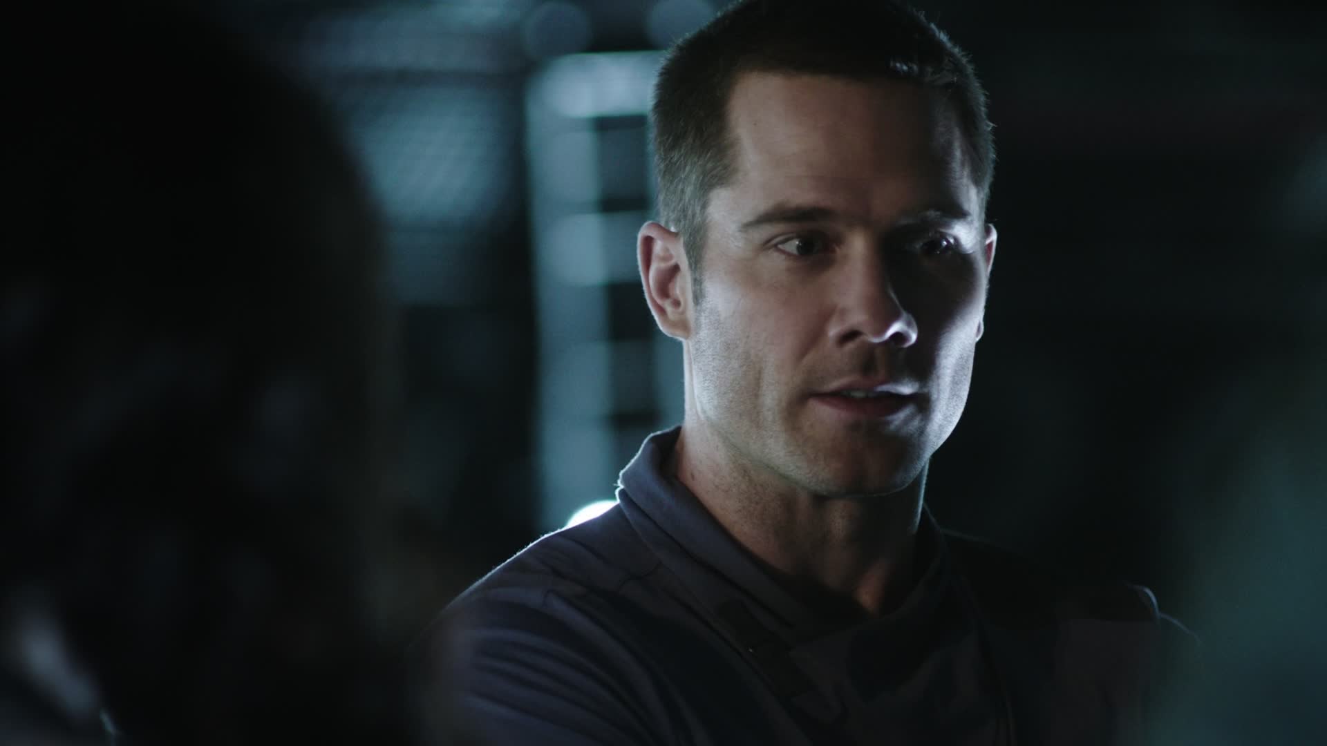 Killjoys Vesmírní lovci S02E07 10 2016 CZ dab 1080p Rudá skříňka mkv