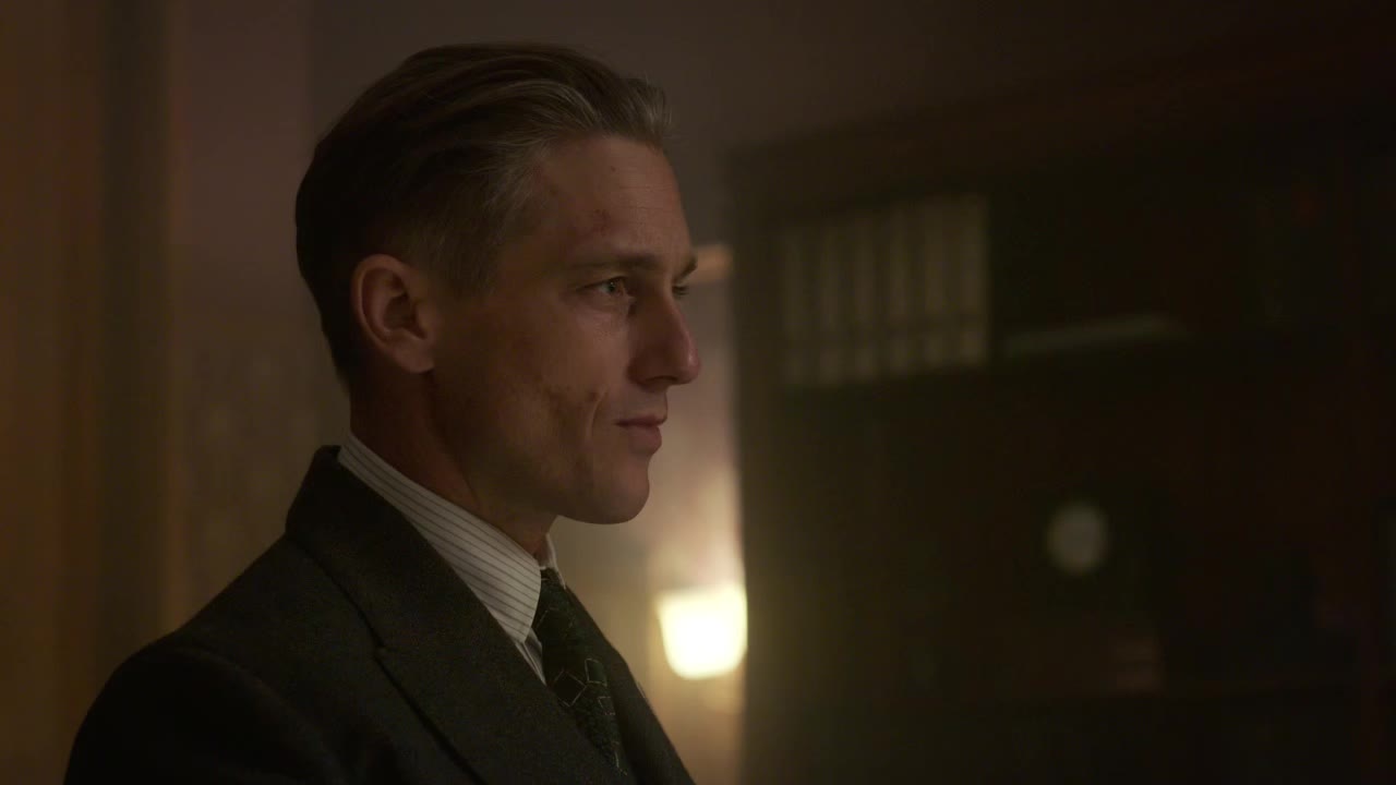 Babylon Berlin S04E10 Cz Webrip 720P H265 Hevc C4U mp4