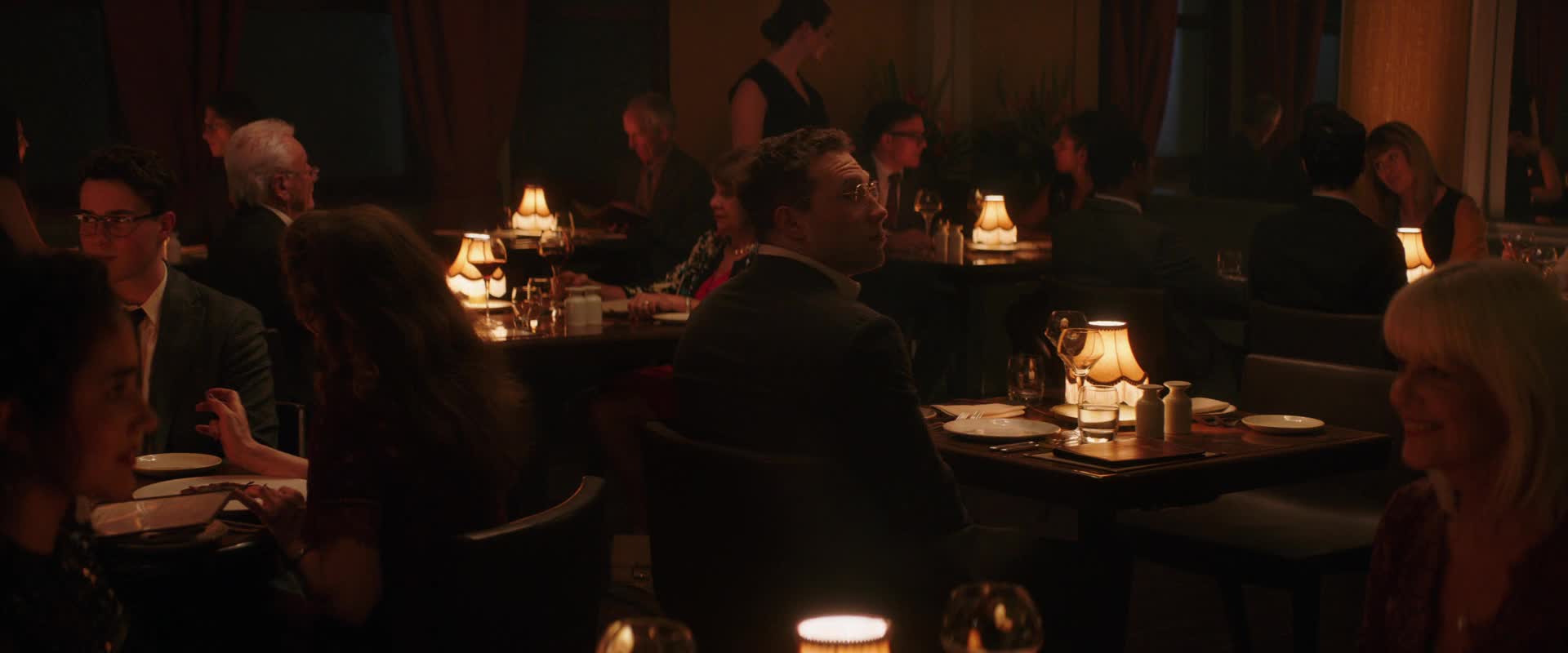 Šok Jolt (Kate Beckinsale,Stanley Tucci,Bobby Cannavale 2021 Akční Komédie Bdrip 1080p ) Cz dabing mkv