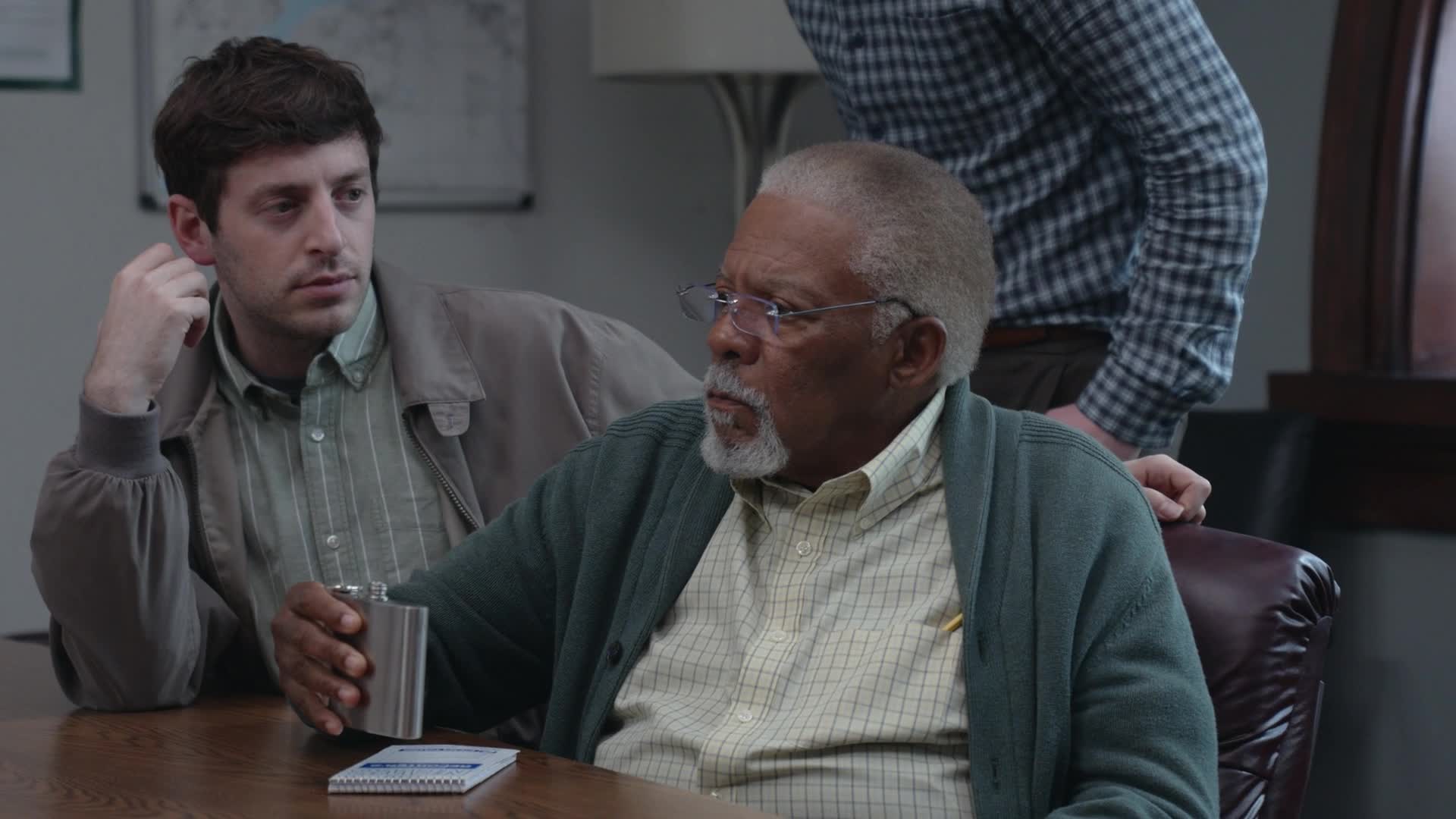 The Paper S01E03 2025 CZ dabing HD 1080p mkv