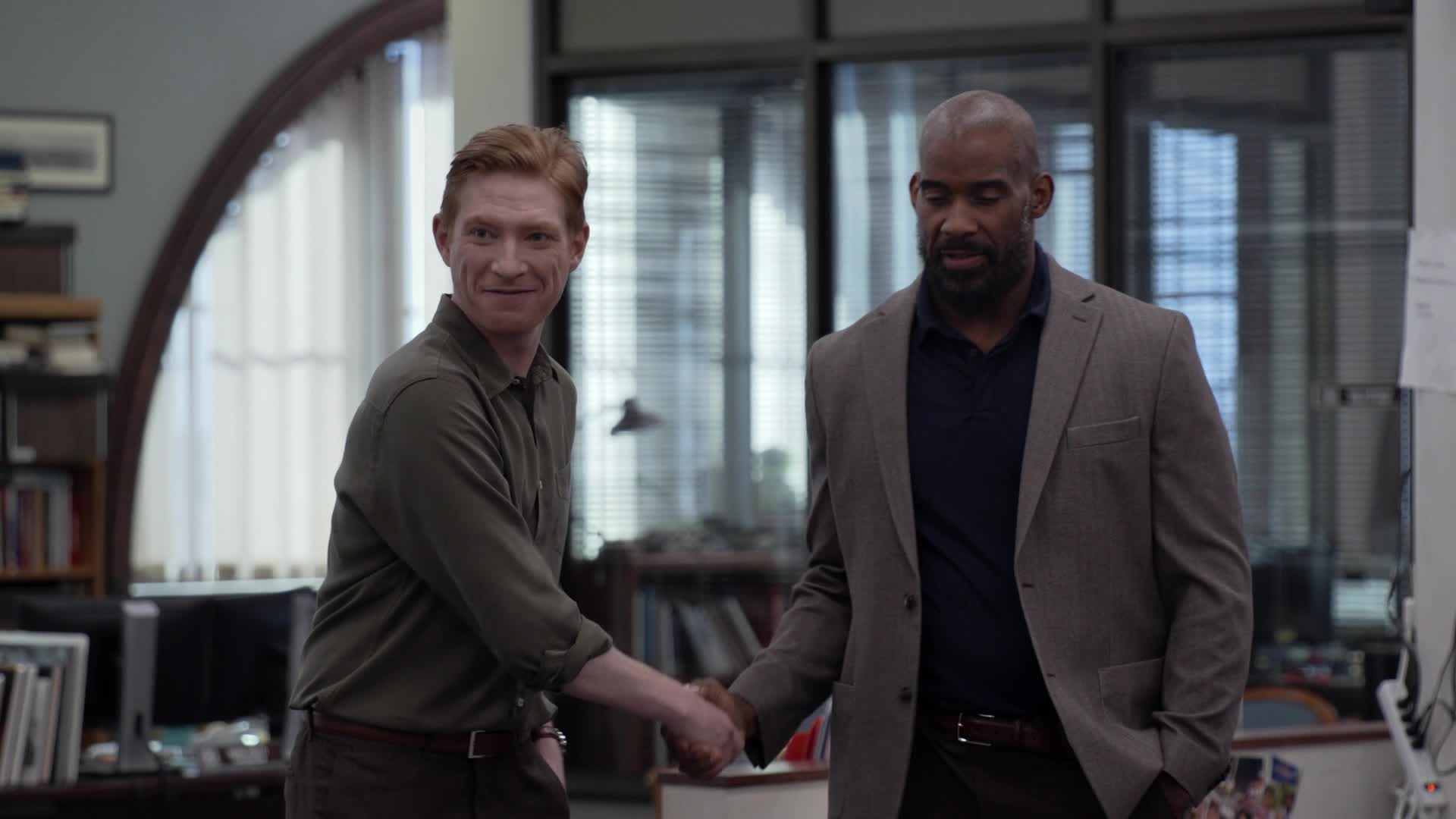 The Paper S01E05 2025 CZ dabing HD 1080p mkv