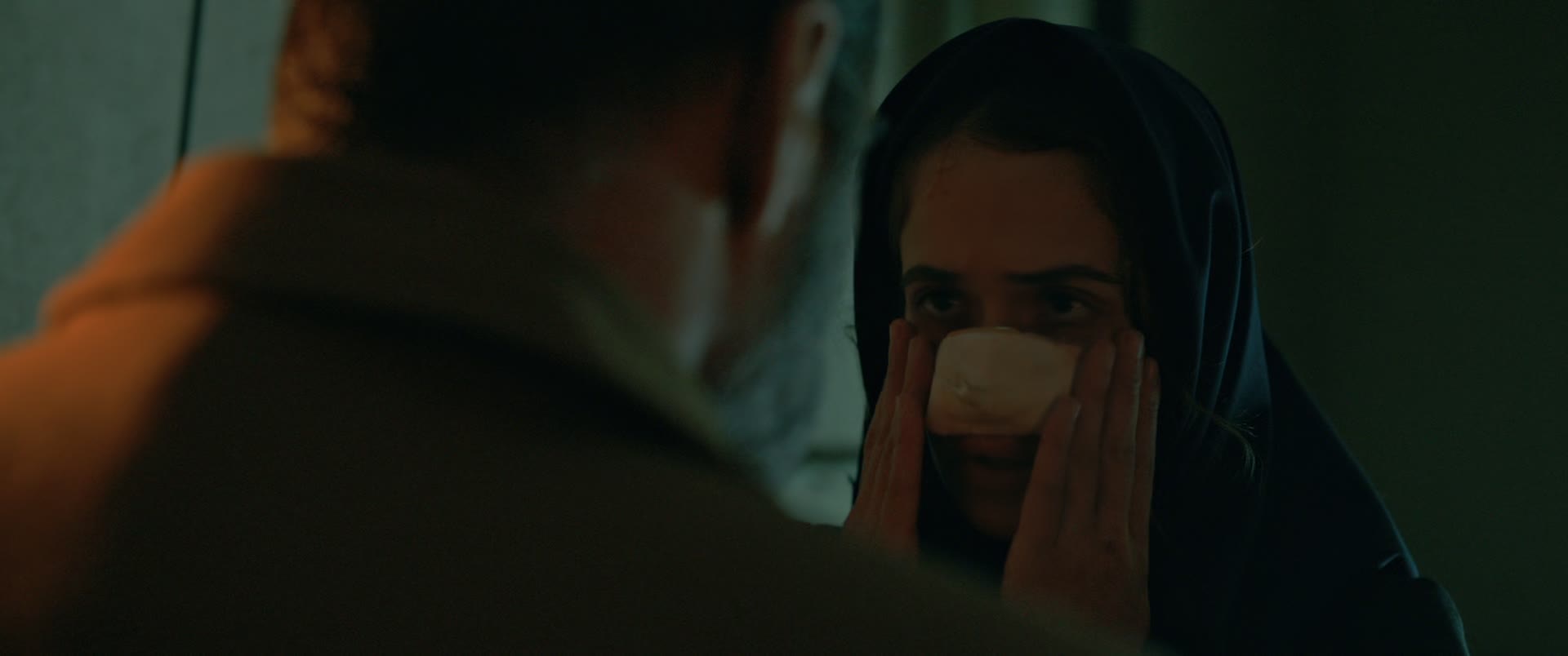 Teherán S01E02 Krev na jejích rukách (2020) thriller cztit mkv