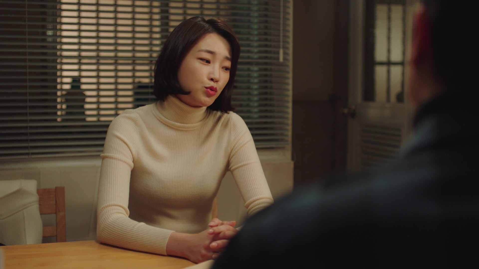 Bláznivě zamilovaní S01E12 Láska, která tak moc nebolela (2021) komedie romantický cztit mkv