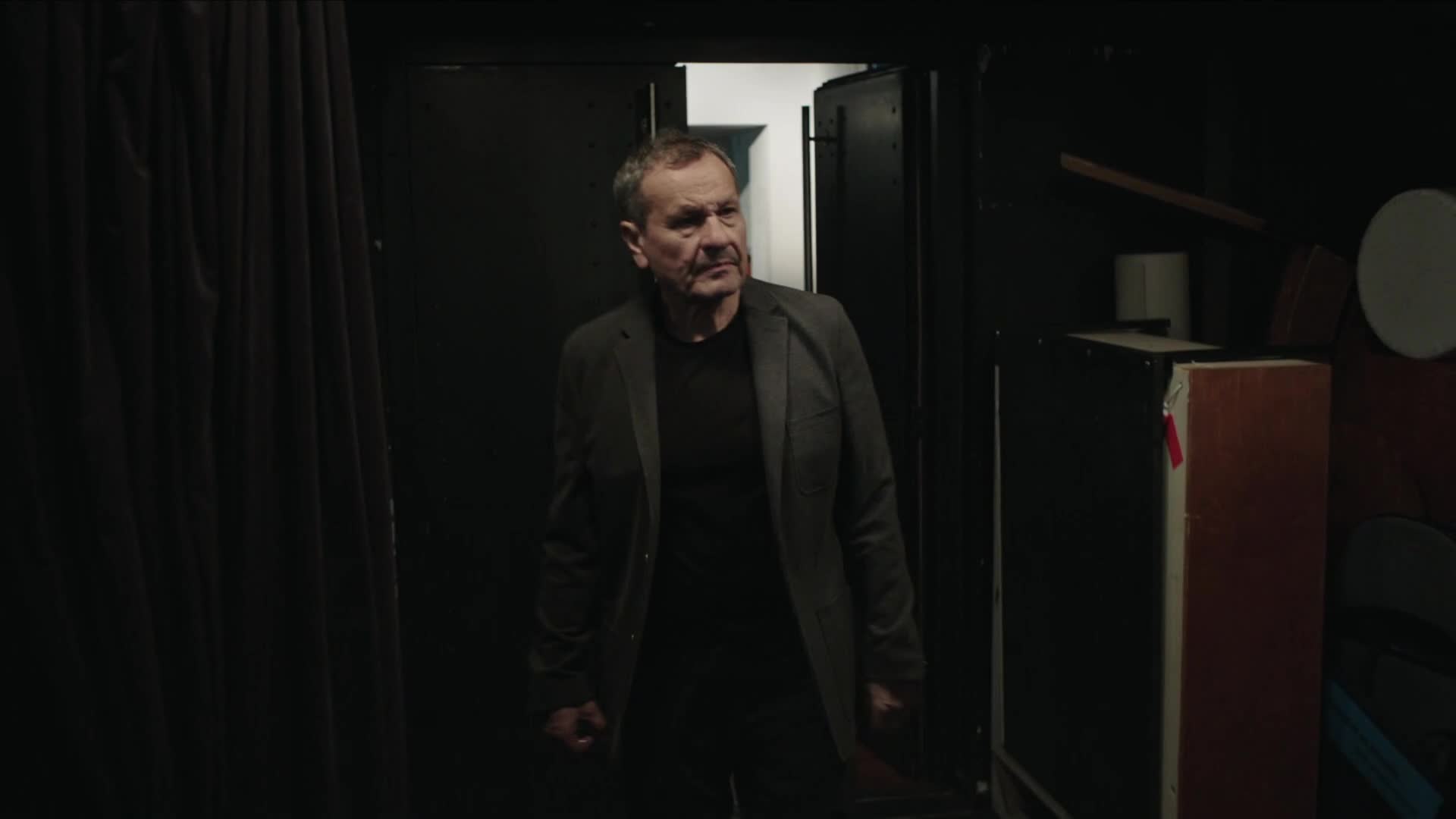 Zkáza Dejvického divadla S01E01 06 2019 CZ dab 1080p Režisér mkv