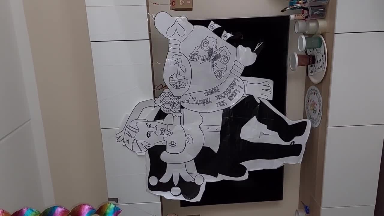 22 4 2025 princezna Marianka Mimapinková s červenou jahodou na čele 1 mp4