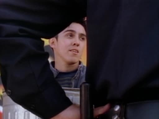 MacGyver 07x12 Psáno na zdi avi