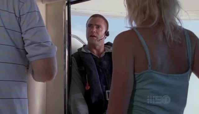 Námořní Hlídka 2x12 Friends Close; Enemies Closer CZ avi