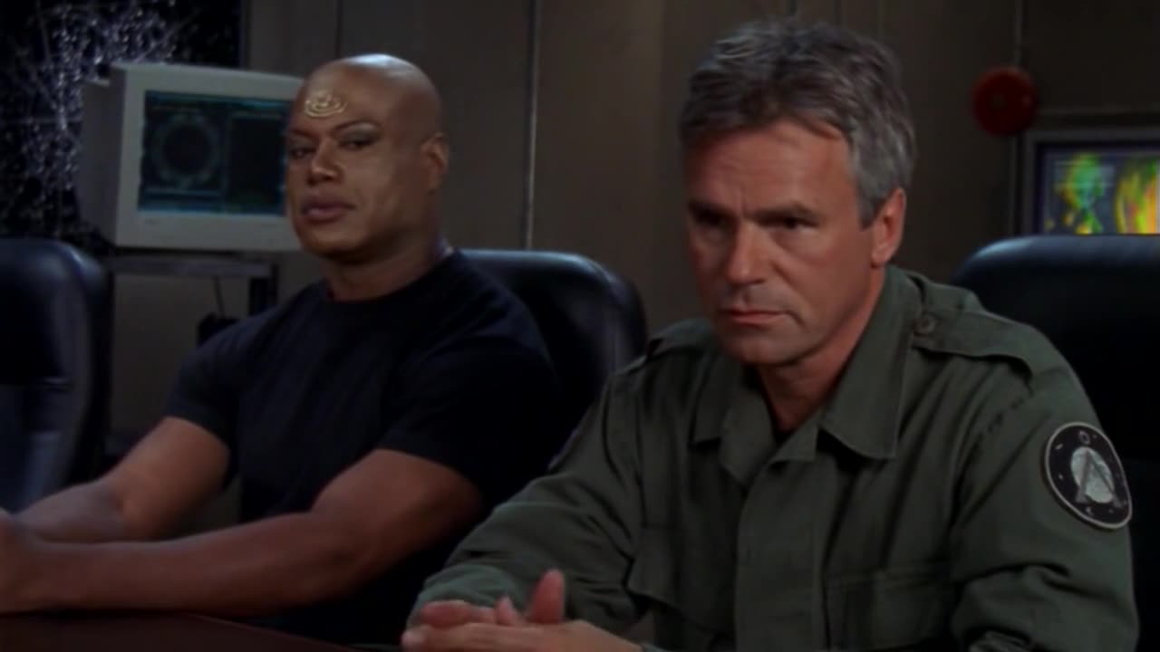 Hvezdna brana SG1 03x18 Odstiny sedi (mkv) mkv