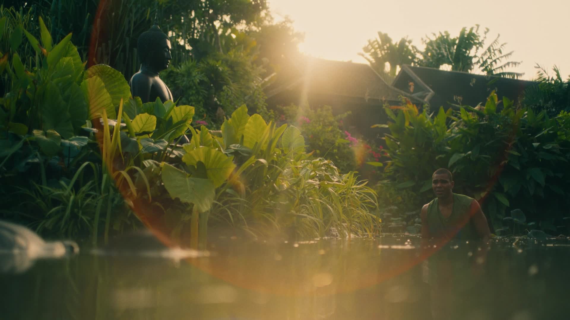 Bílý lotos   The White Lotus S03E01 2025 CZ dabing HD 1080p mkv