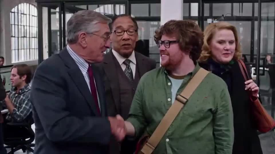 Stážista (Robert De Niro,Anne Hathaway,Rene Russo 2015 Komedie Drama Bdrip 1080p ) Cz dabing mp4