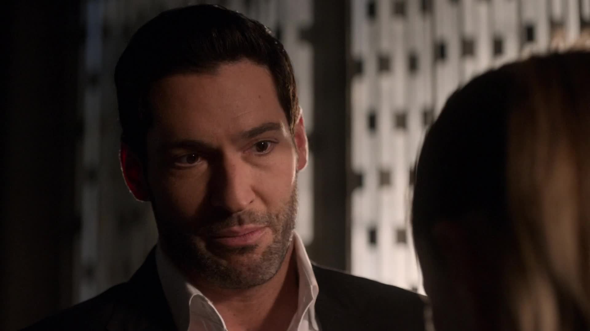 Lucifer S05E03 CZ dabing mp4