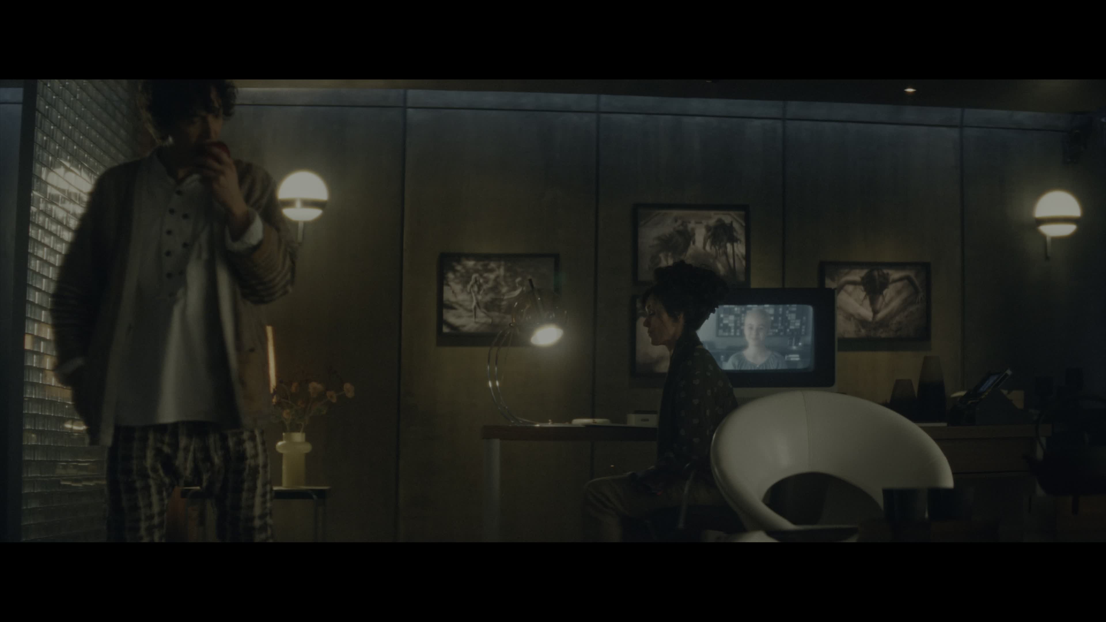 Vetřelec Země S01E02 Mistr October (2025) WEB DL 2160p HDR10 Dabing CZ EN CZ SK titulky mkv mkv