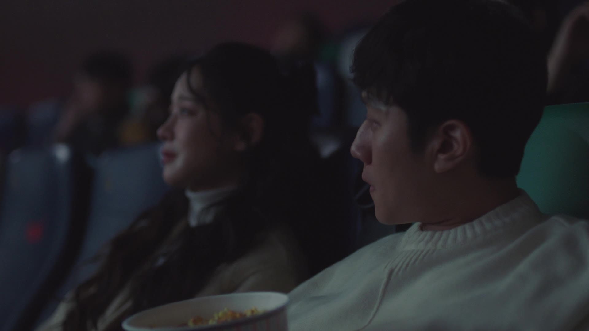 Bláznivě zamilovaní S01E11 Po dešti se vyčistí vzduch (2021) komedie romantický cztit mkv