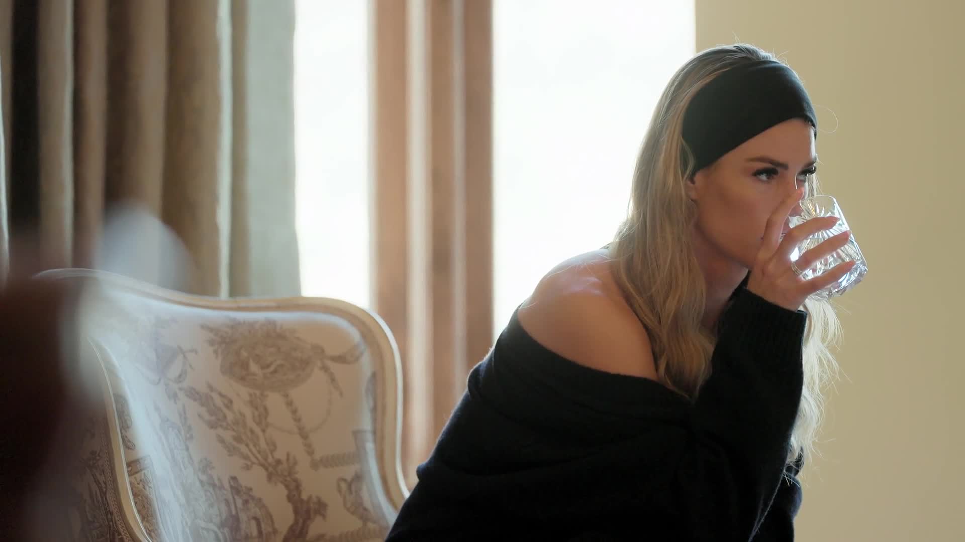 Tajemství za milión dolarů S01E04 08 2025 CZ dab 1080p Horké křeslo pro tři mp4