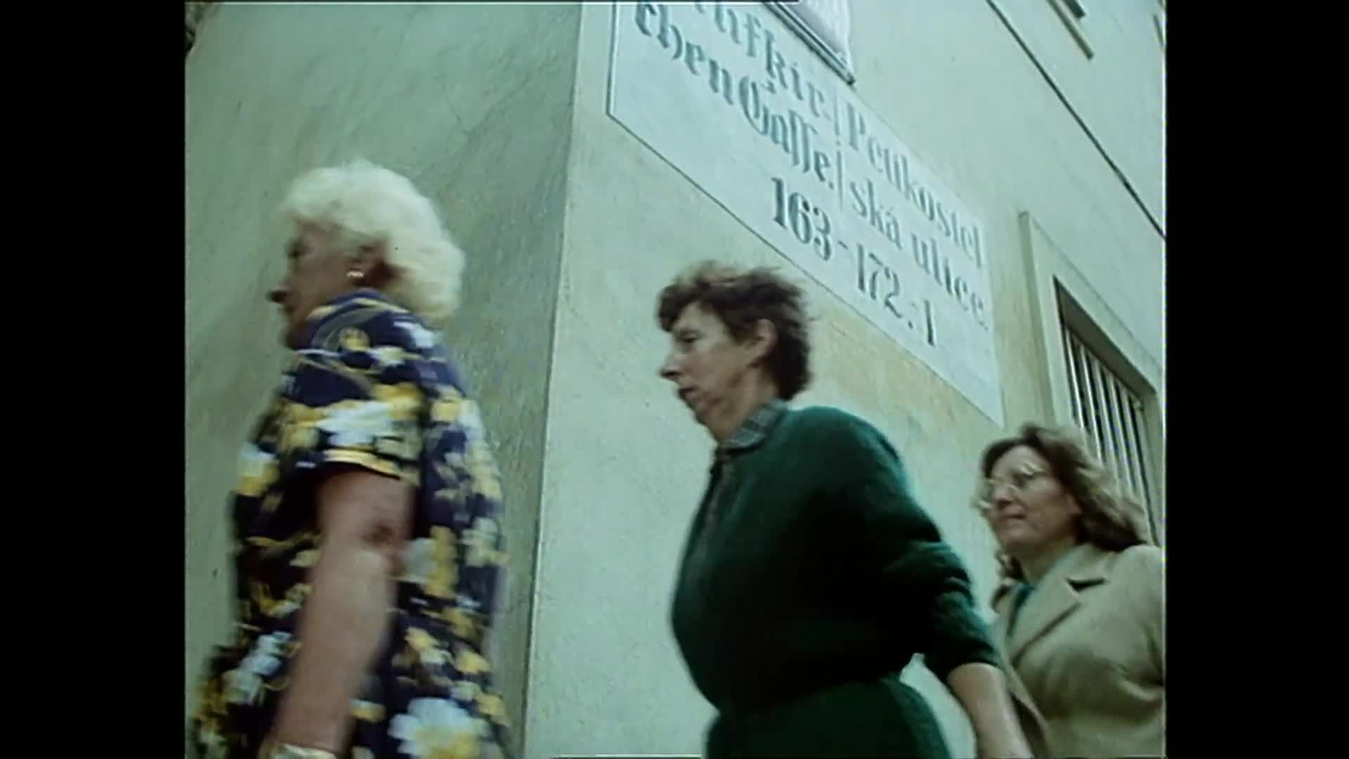 Blázni, vodníci a podvodníci {1980} komedie 1080p mkv