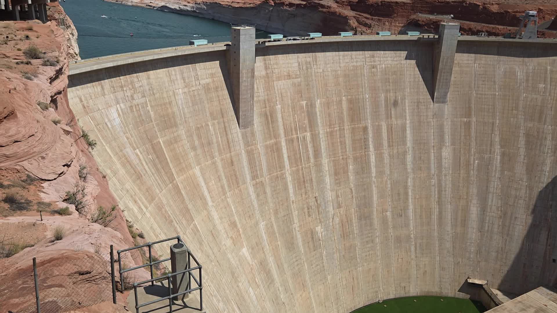 Nadoraz DEATH VALLEY S02E19 30 2025 SK dab 1080p S Feliciou cez Grand Canyon a Arizonské kaktusové púšte ! mp4