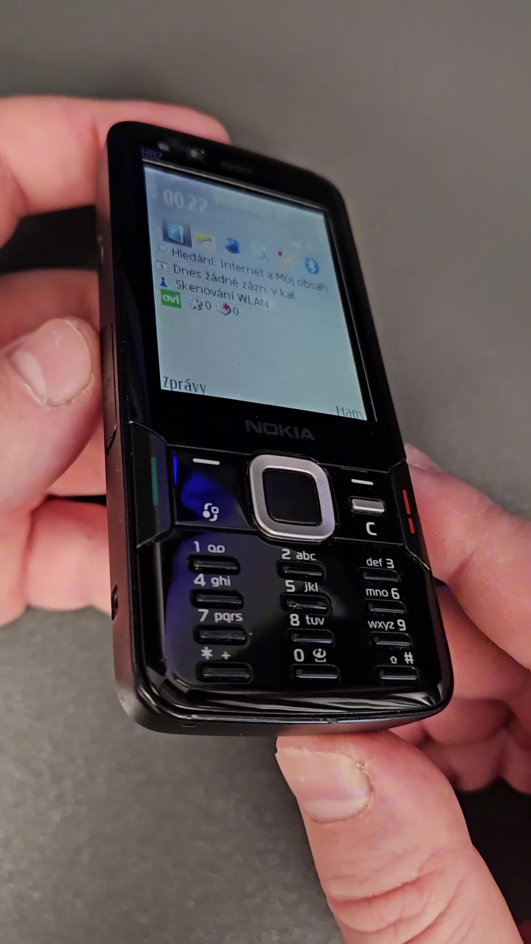 39 Nokia N82 Vybavená ale konzervativní smartphone mobilelegends nokia mp4