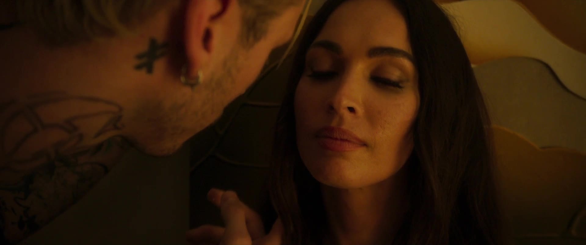 Po stopách vraha (Bruce Willis,Megan Fox,Emile Hirsch 2021 Thriller Krimi Bdrip 1080p ) Cz dabing mkv
