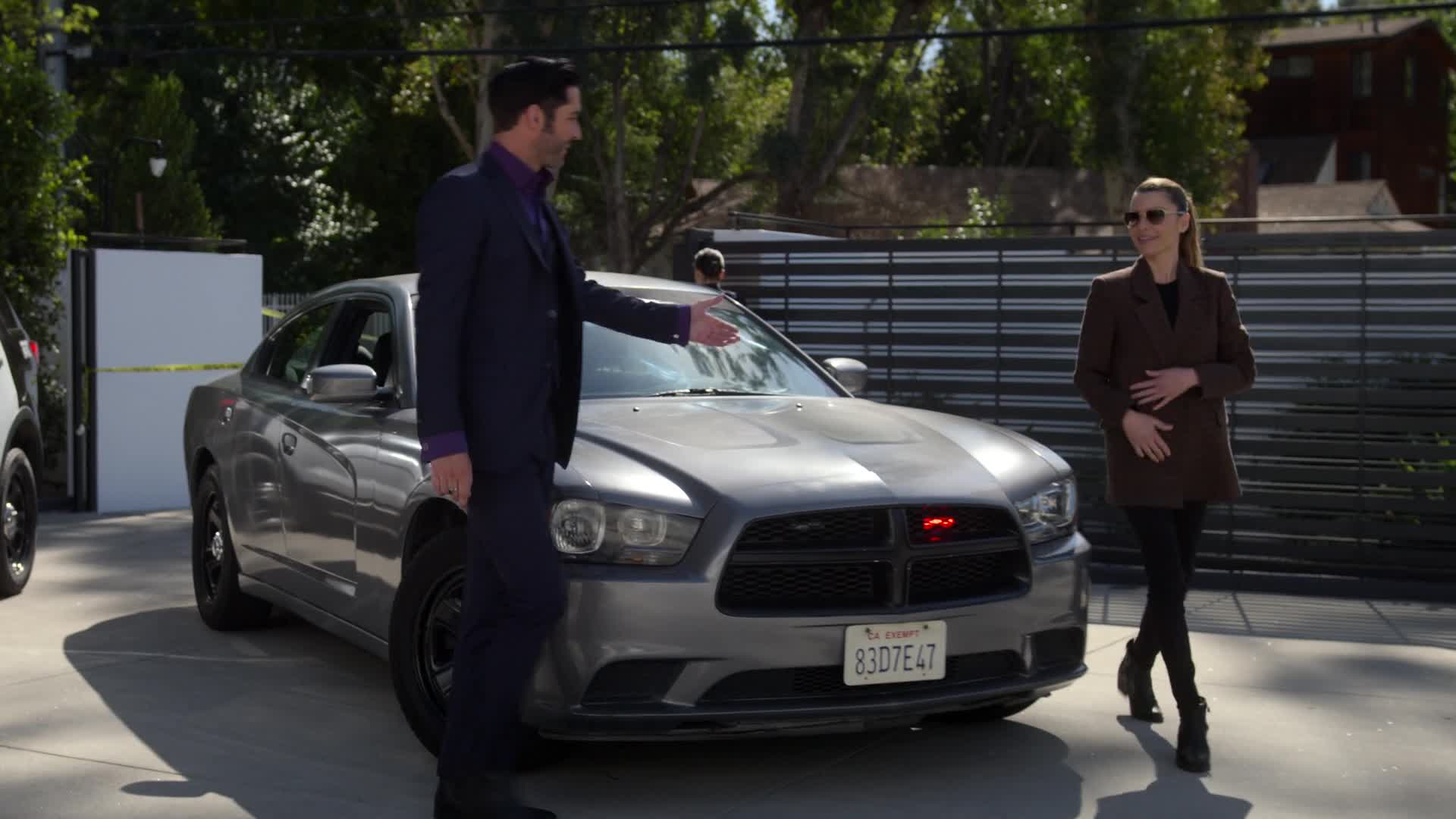 Lucifer S05E13 16 2020 CZ dab 1080p Takové neškodné sledování mkv