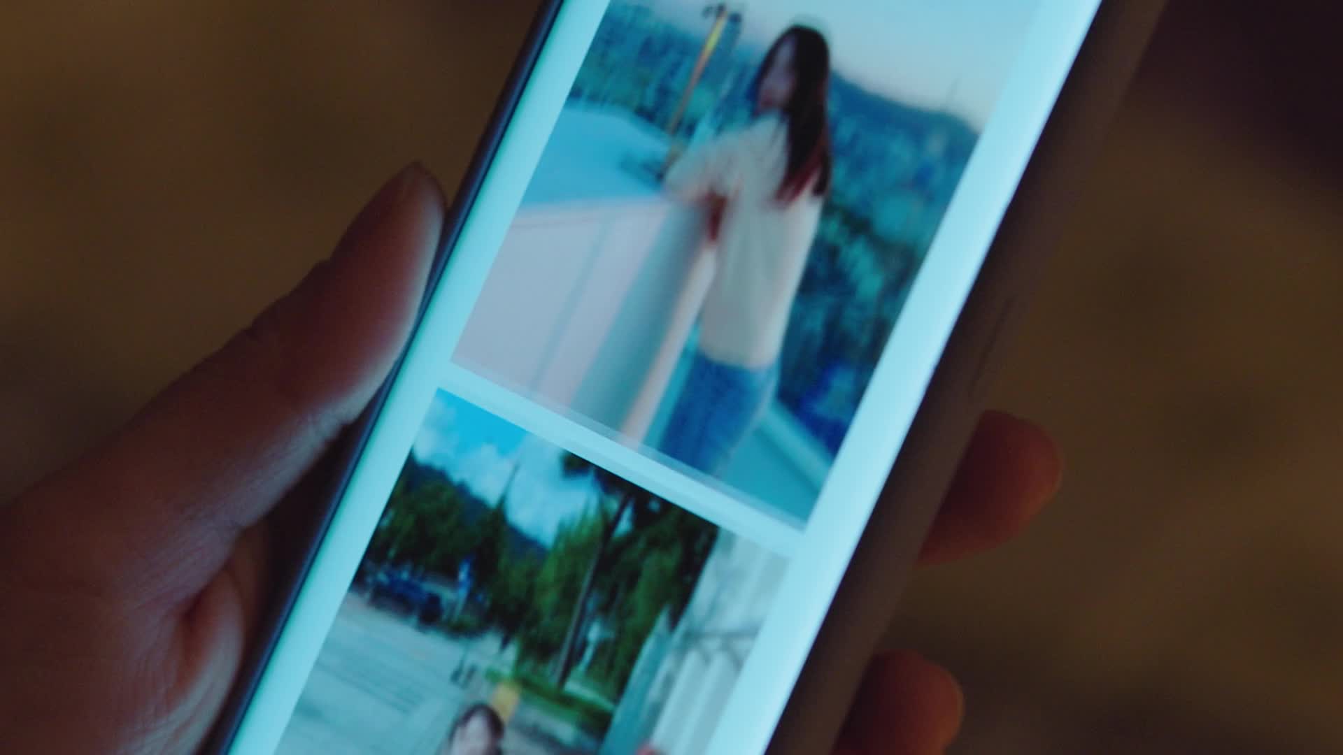 Bláznivě zamilovaní S01E09 Mít spojence (2021) komedie romantický cztit mkv