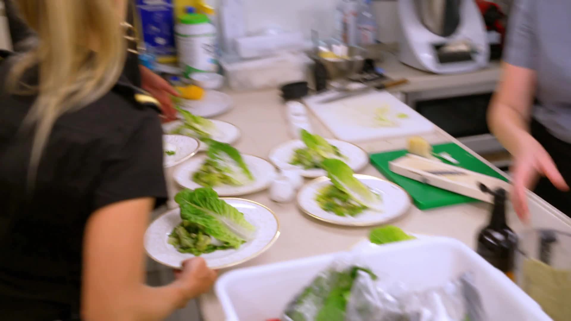 Život na jachtě S10E14 17 2022 CZ dab 1080p Mistr paluby mp4