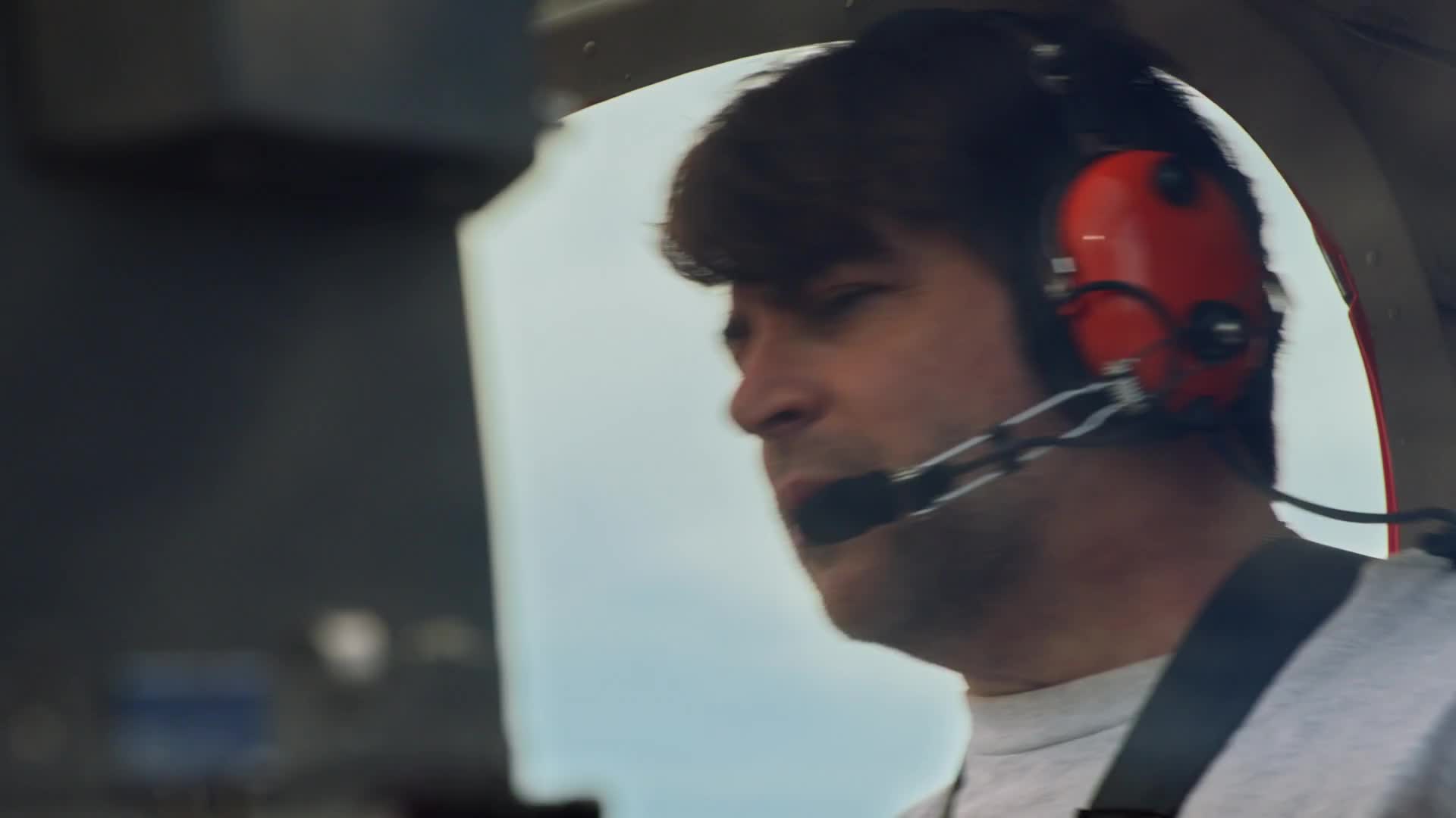 Magnum P I S03E15 16 2020 CZ dab 1080p Before the Fall mkv