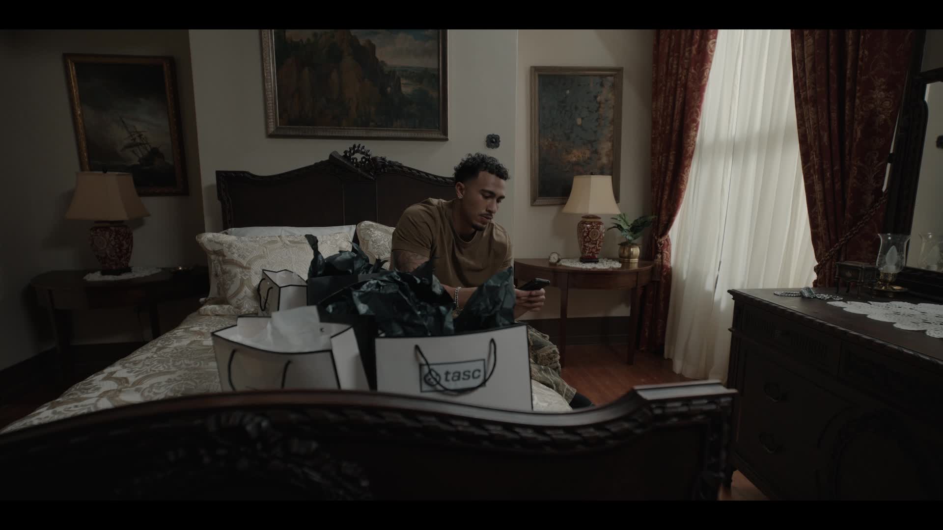 Beauty in Black S02E13 16 2025 CZ dab 1080p Odjištěný granát mkv