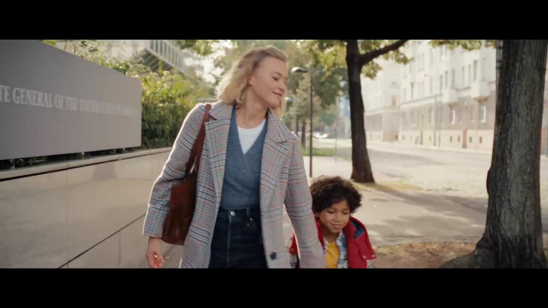 Előzetes Hatáskörön kívül mp4