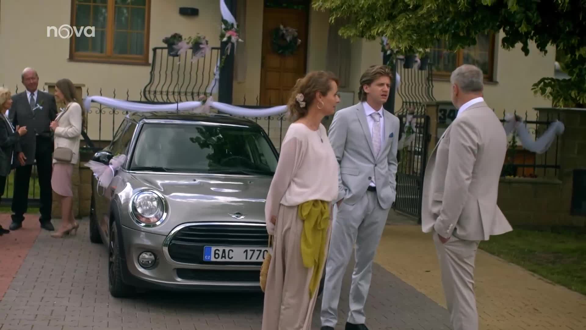 Brothers and sisters S01E01 mkv