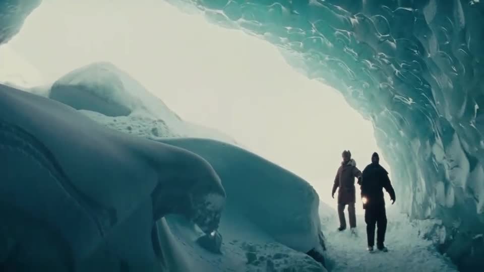 Vec Počiatok (Mary Elizabeth Winstead,Joel Edgerton,Ulrich Thomsen 2011 Horor Sci Fi Mysteriózní Thriller Bdrip 1080p ) Cz Sk dabing mp4