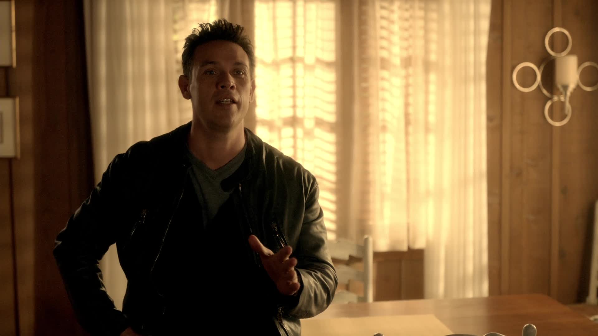 Lucifer S01E06 13 2016 CZ dab 1080p Milovaný syn mkv