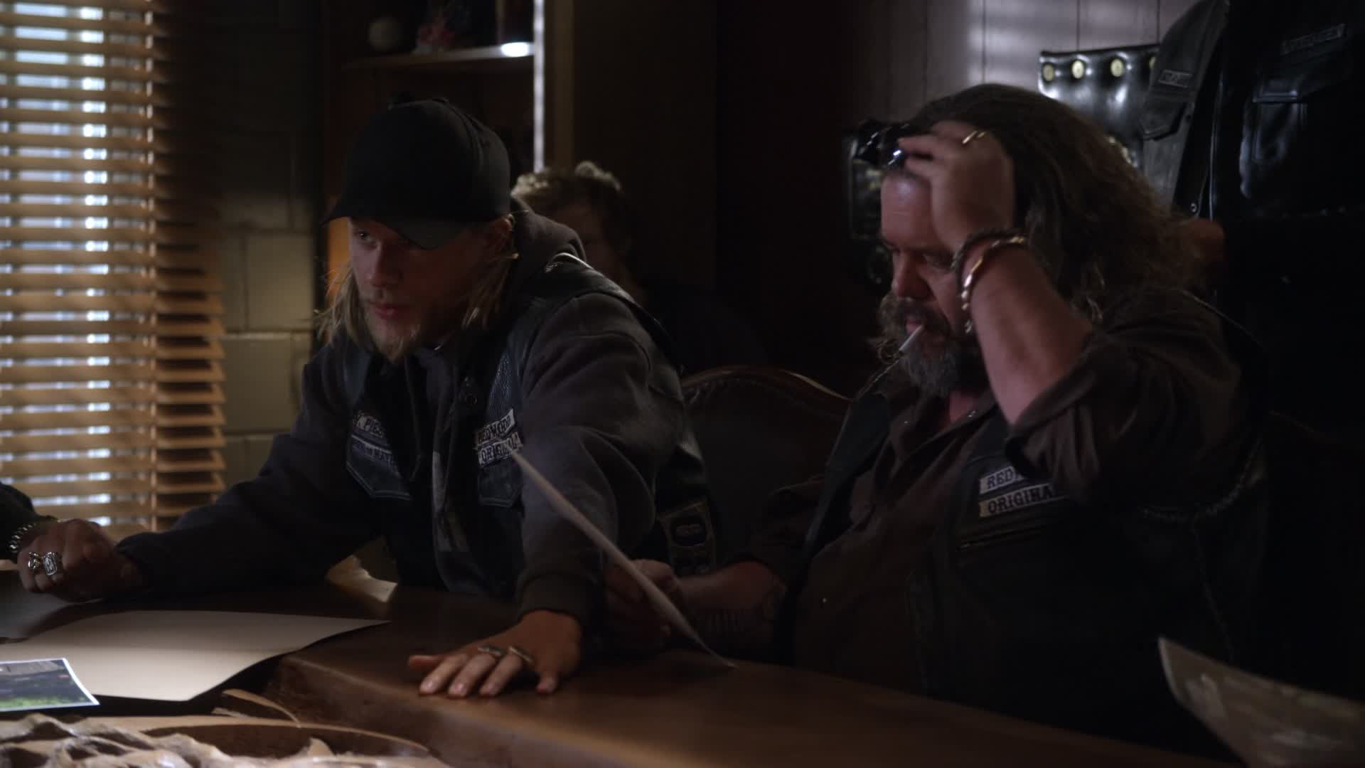 Zákon gangu S02E12 13 2009 CZ dab 1080p Válka gangů mkv