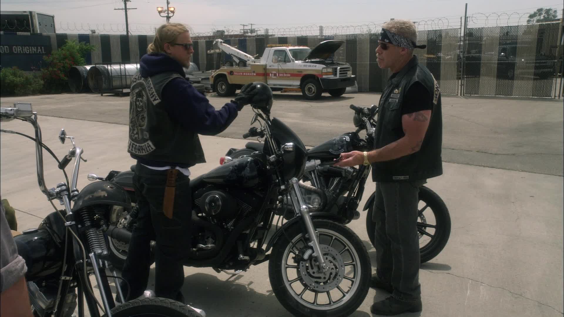 Zákon gangu S03E04 13 2010 CZ dab 1080p Domov mkv