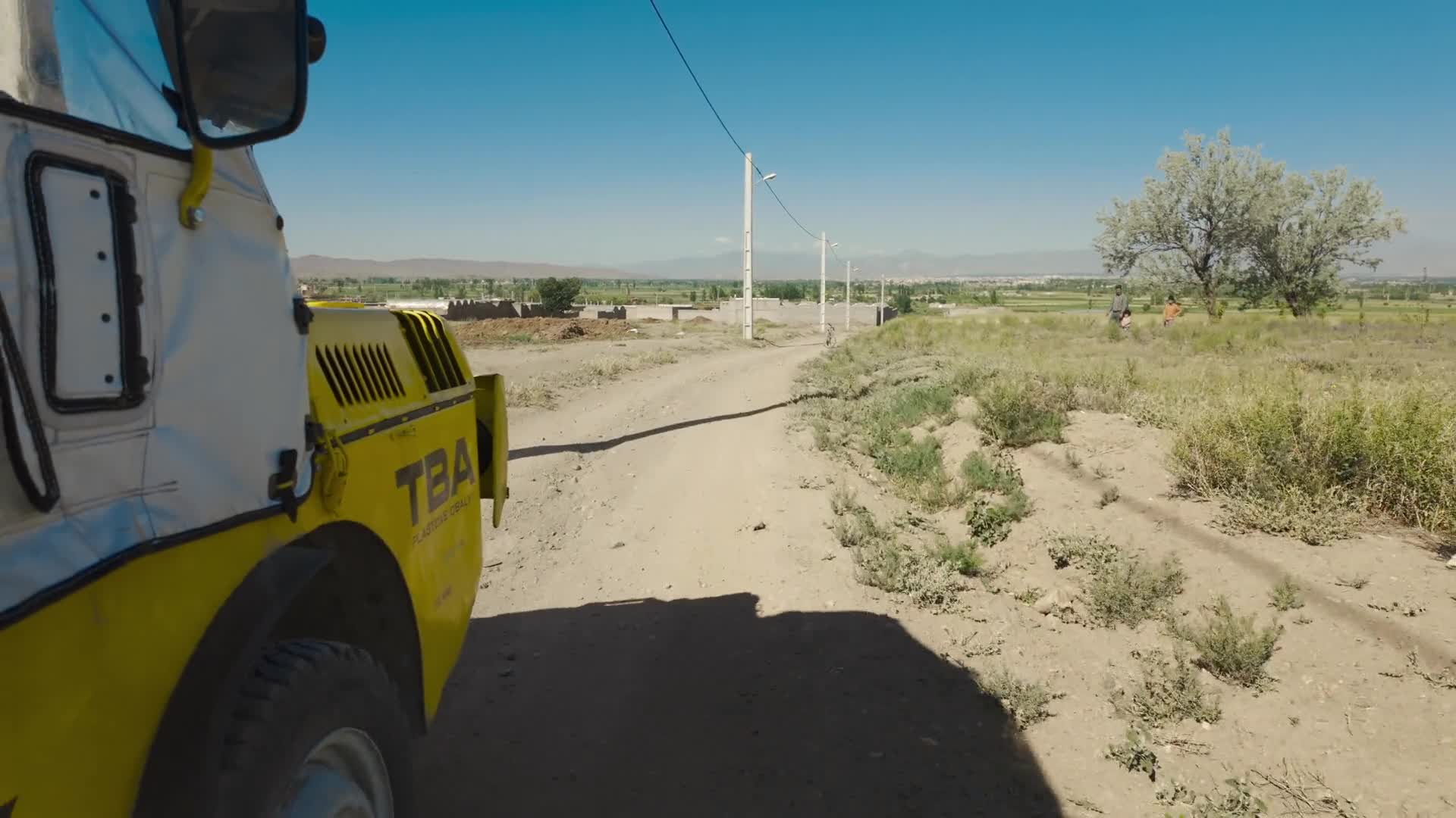 Žlutou žábou do země modrého nebe {2025} dokumentární AAC 5 1 1080p mkv