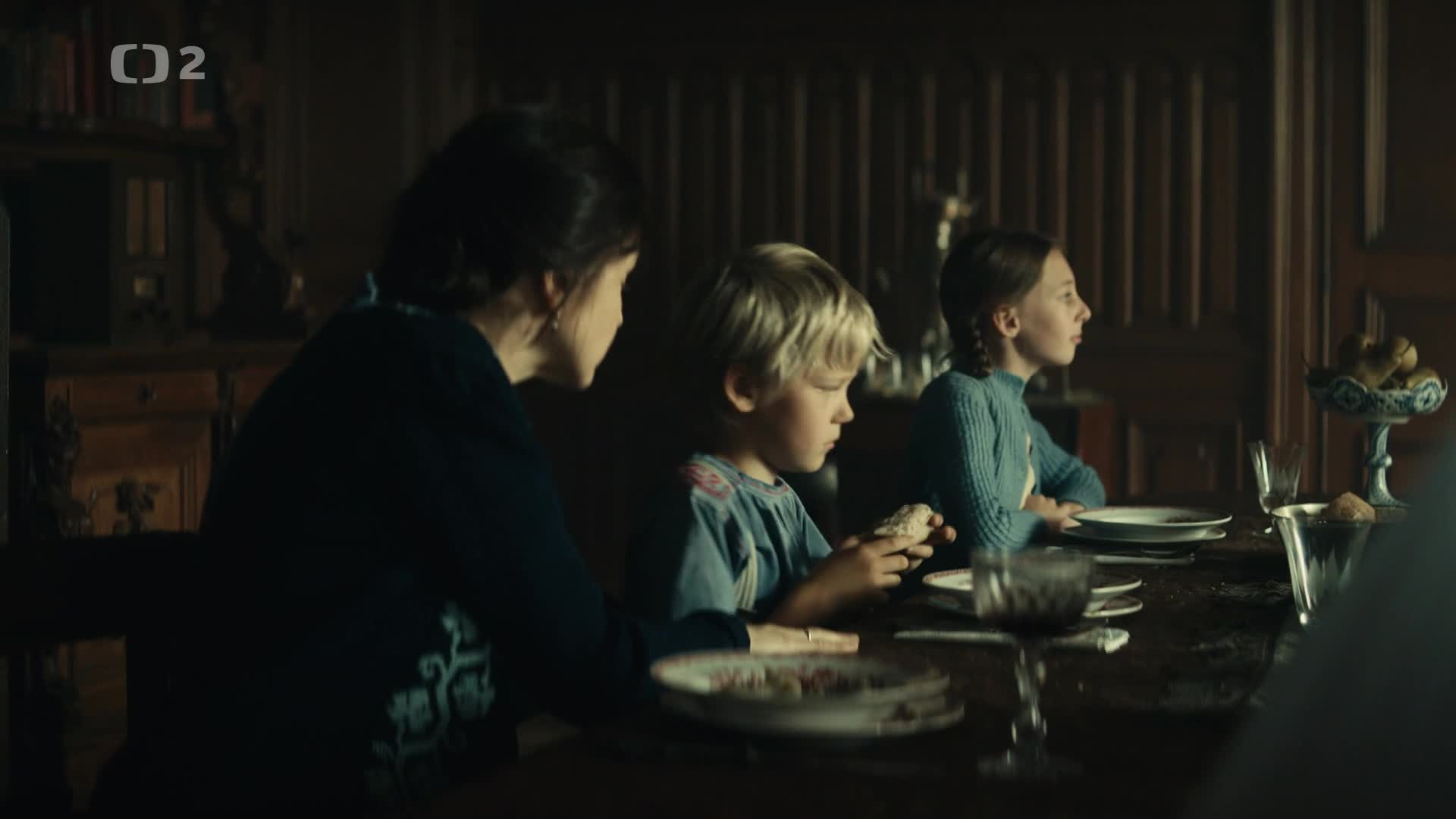 Rozdělený svět 1939 1962 S01E02 06 2024 CZ dab 1080p 02 díl Zahrada za zdí mp4