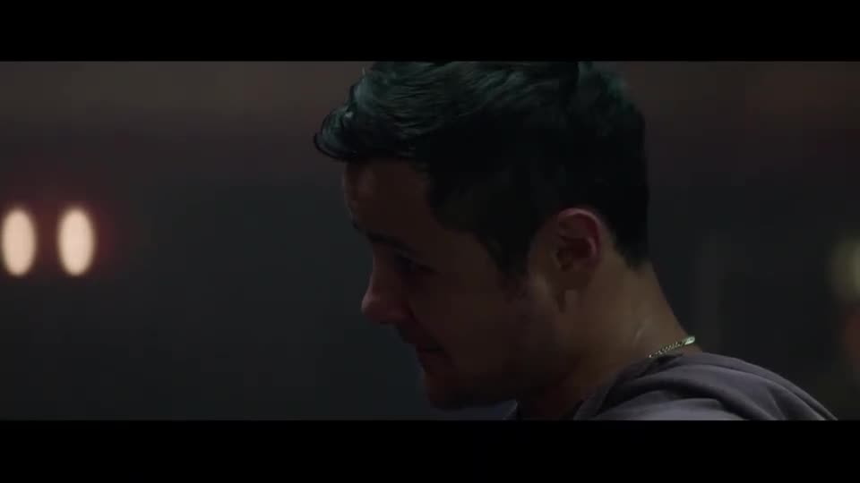 Tři vteřiny (Joel Kinnaman,Rosamund Pike,Ana de Armas,Clive Owen 2019 Drama Krimi Bdrip 1080p ) Cz dabing mp4