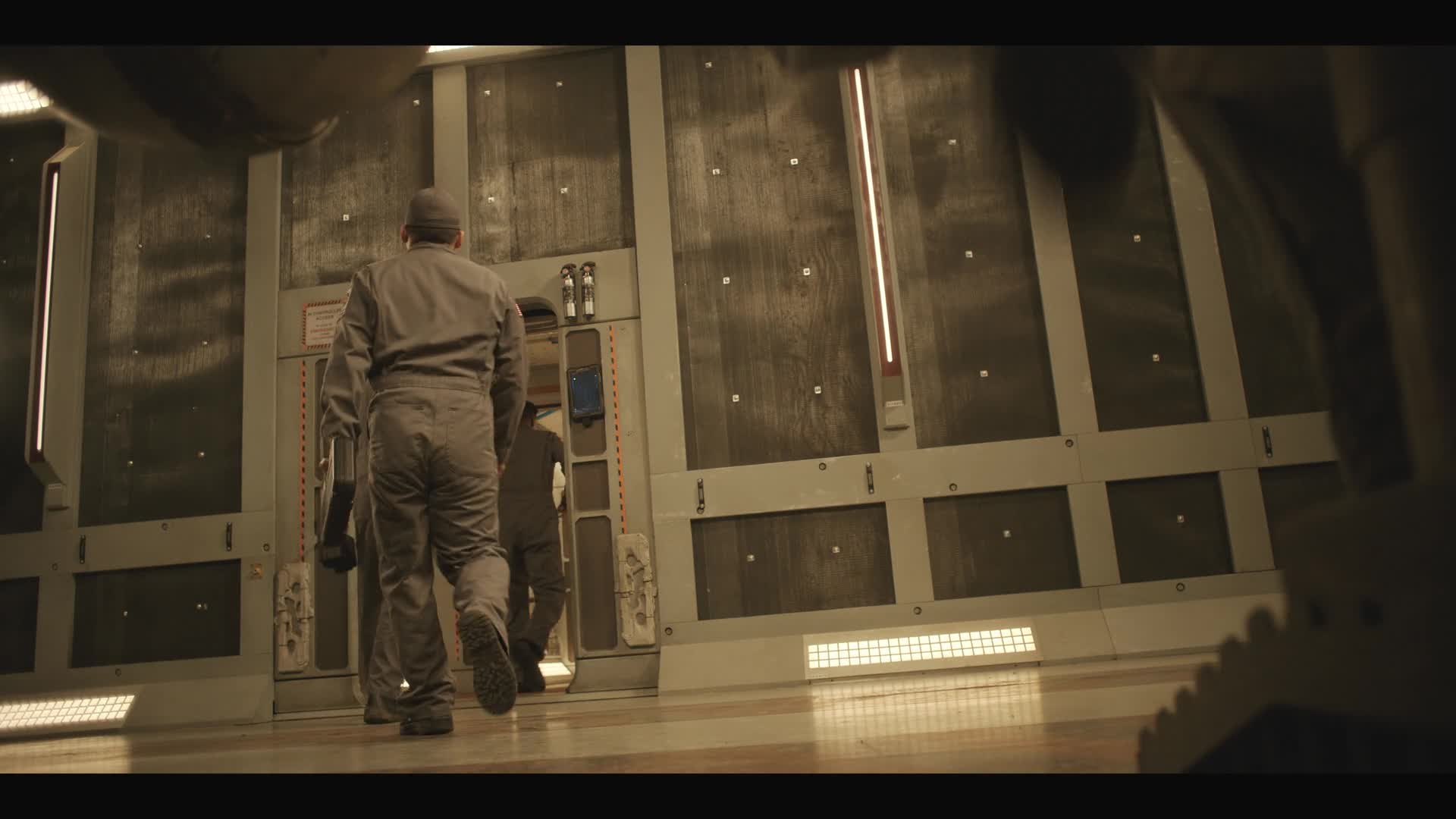 Jiný život S02E09 Něco pokračuje, něco končí [2021] drama, sci fi CZ dabing mkv