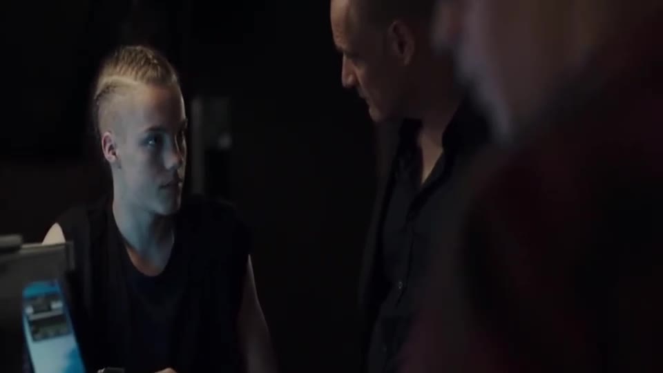 Nitro Rush Smrtící spiknutí (Guillaume Lemay Thivierge,Jean Nicolas Verreault,Raymond Bouchard 2016 Drama Krimi Akční Bdrip 1080p ) Cz dabing mp4