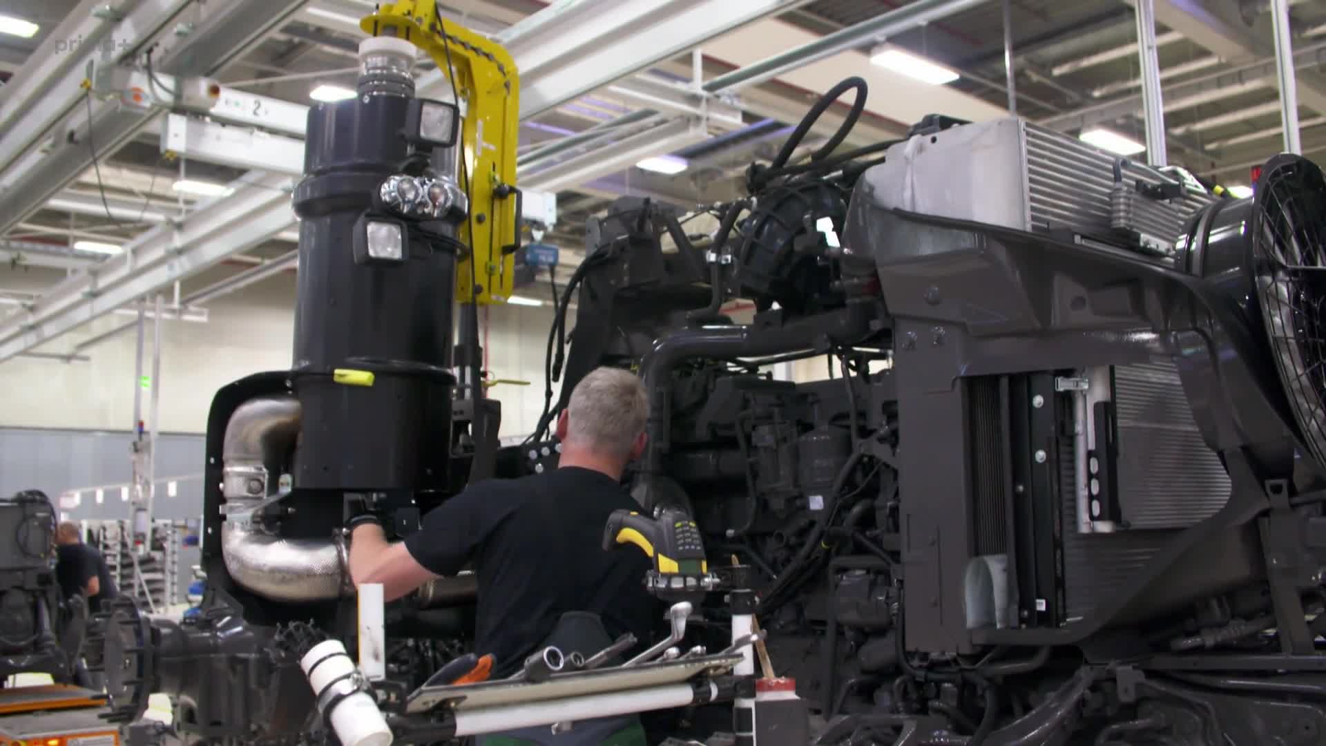 Vyjimecne projekty S01E02 Obri traktory [Exceptional Engineering Harvesting Giants] (cz en 1080p) mkv