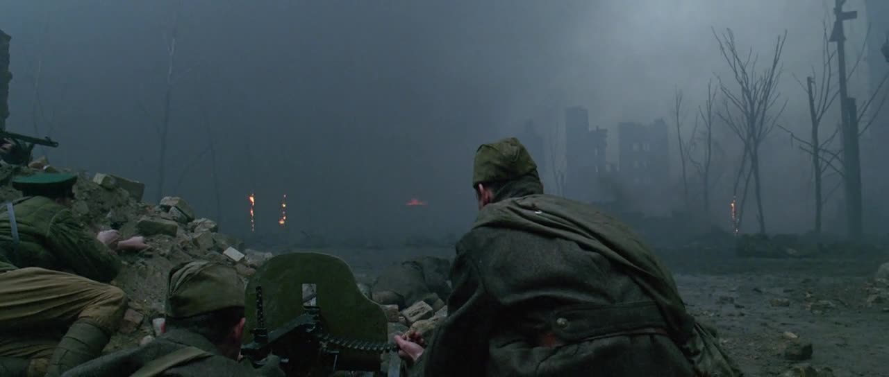 Nepřítel před branami (Jude Law, Joseph Fiennes, Rachel Weisz 2001 Drama Historický Válečný Bdrip 1080p ) Cz dabing mkv