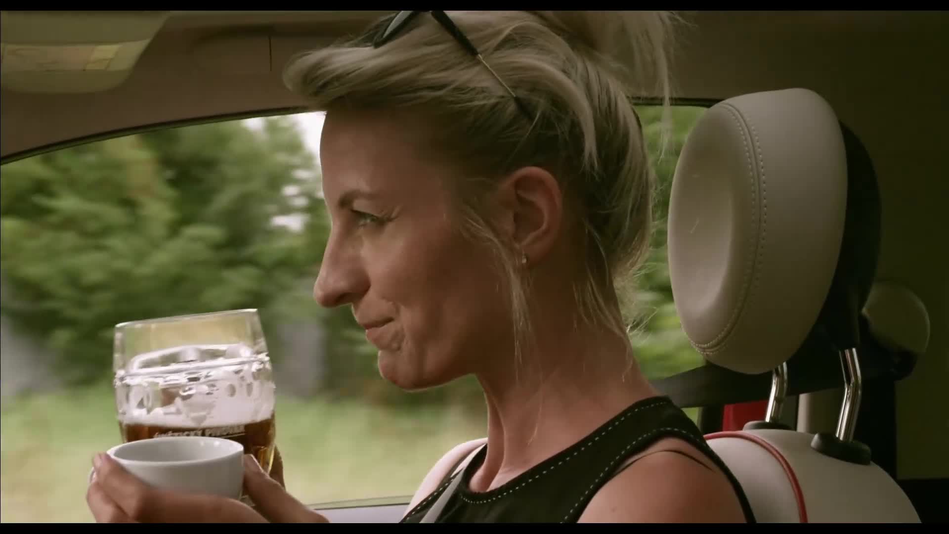 Dvě nevěsty a jedna svatba {2018} komedie AAC 5 1 1080p mkv