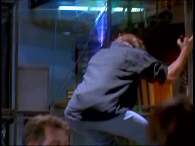 Zvlastni efekty S02E03 Otevrena zalezitost cz avi